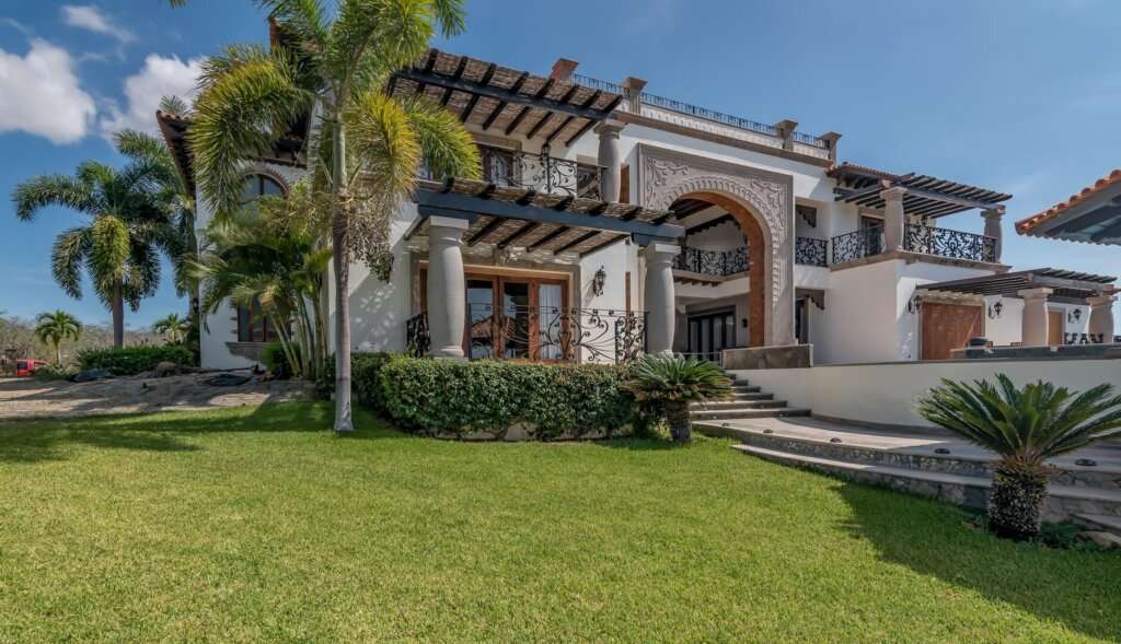 Cabo Luxury Fundadores Luxury Estate in Puerto Los Cabos - Introducing an extraordinary value opportunity in the prestigious community of Puerto Los Cabos--now offered at for sale