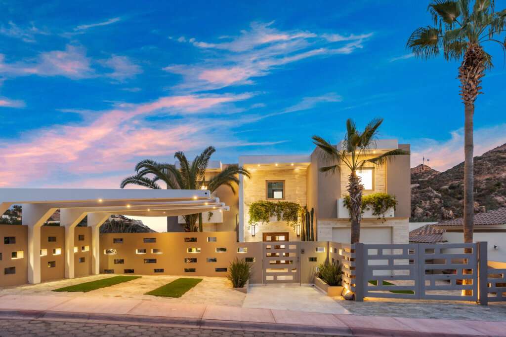 Cabo Luxury Coronado The stunning beauty of Quivira Los Cabos and the promise of a simple yet sophisticated lifestyle that offers access to the award-winning Quivira Golf Club, custom residences in a landscape where desert and ocean meet, and a place where your privacy and your family's well-being are guaranteed, are reasons enough for many to want to call Quivira their home.The homes at Coronado have a rich and inviting feel throughout.These single story residences will offer endless opportunities to sit and enjoy unobstructed ocean and golf course for sale