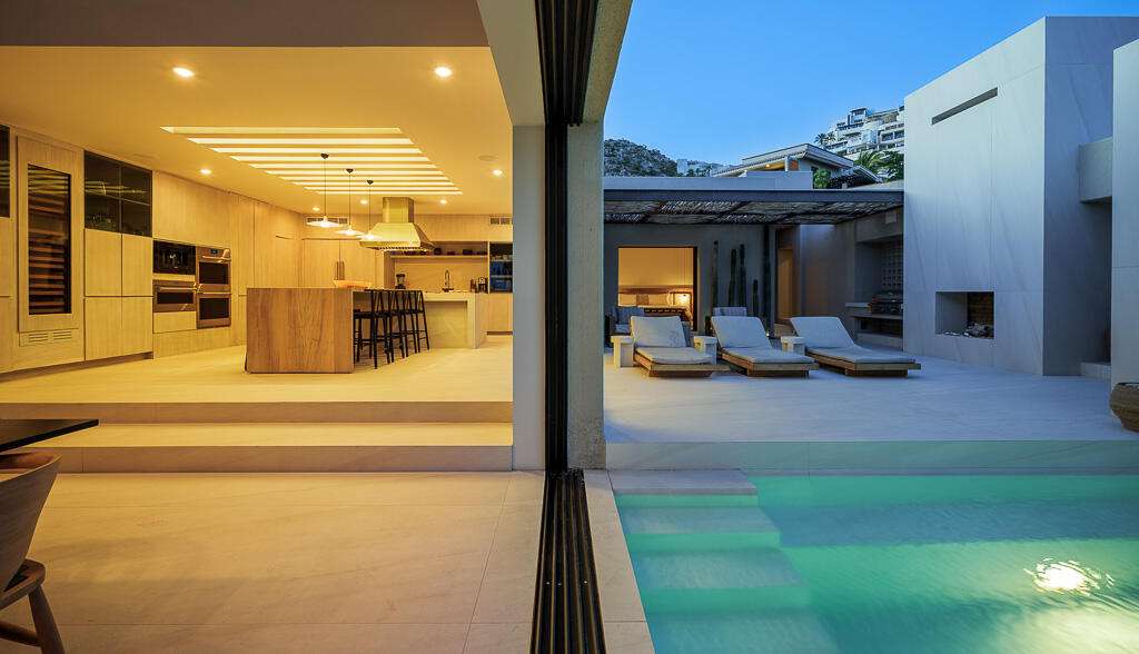 Cabo Luxury Pedregal Csl Villa Paraiso is found in the private community of El Pedregal. This stunning beach home has beautiful blue for sale