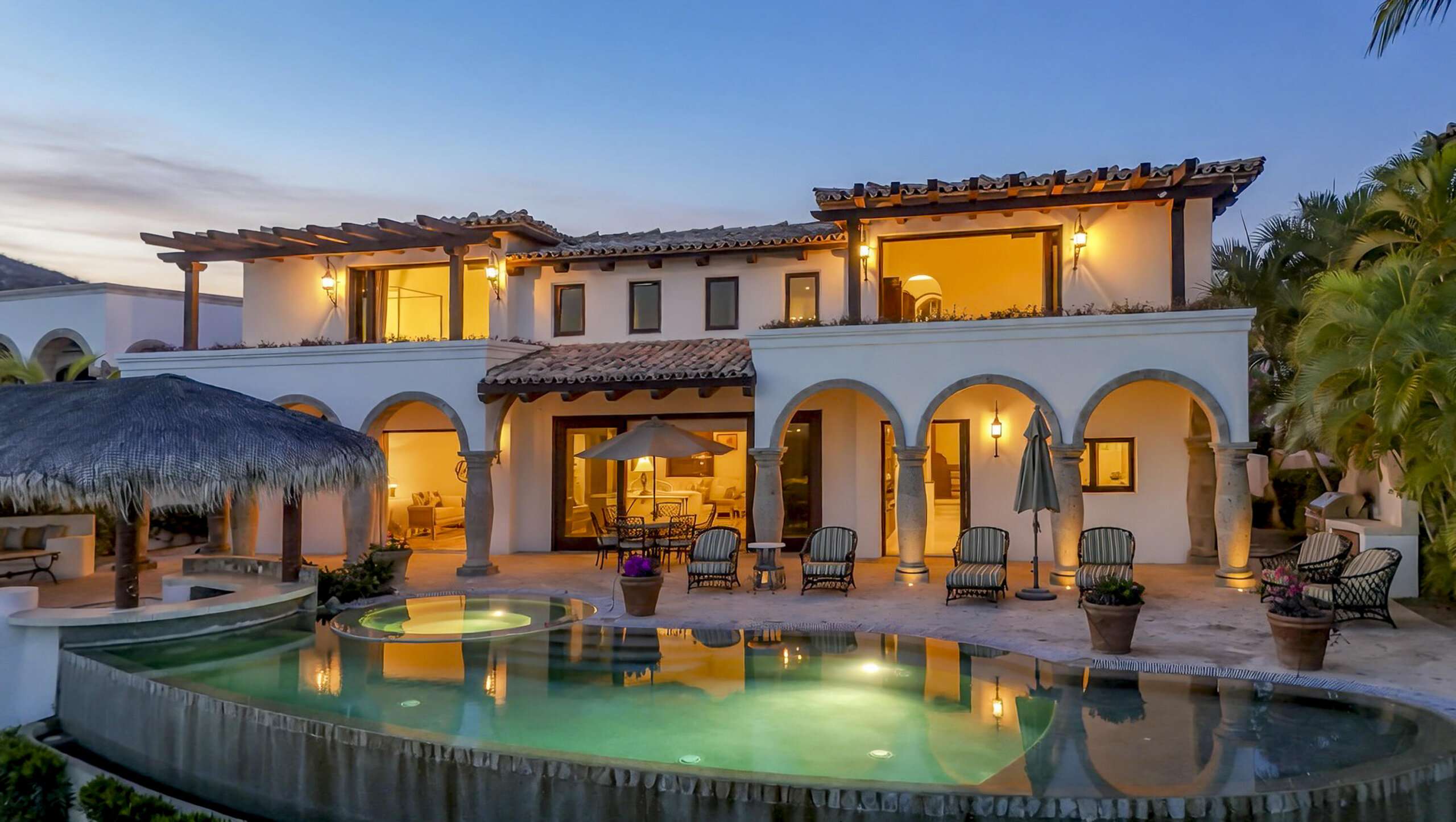 Cabo Luxury Las Colinas Welcome to Casa Van Brunt this 4 bedroom 4 1/2 bath home plus a den is located in Las Colinas in the private resort community of Cabo Del Sol. This residence is a two-story home sitting on nearly 12,000 square feet of land. The home is delivered fully furnished and overlooks the 12th hole of the Cove Club Golf Course. Enjoy it's outdoor living space with a large palapa and infinity-edge pool with – Las Colinas, Cabo Corridor, BS